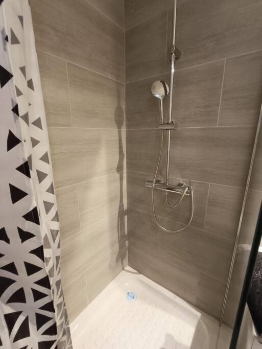 Appartement Tout Equipe 2 A 4 Couchages St Charles Marseille Exteriör bild